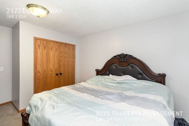Building Photo - 21731 Linden Way