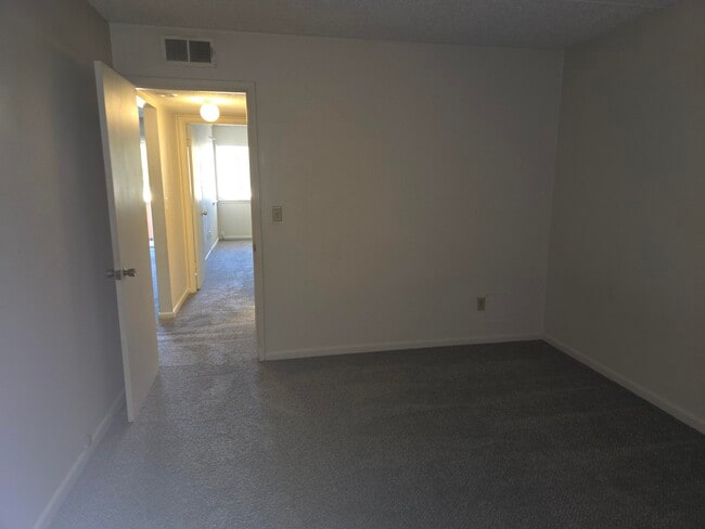 Building Photo - 209 W Miracle Strip Pkwy
