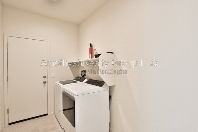 Building Photo - 24642 W Flores Dr