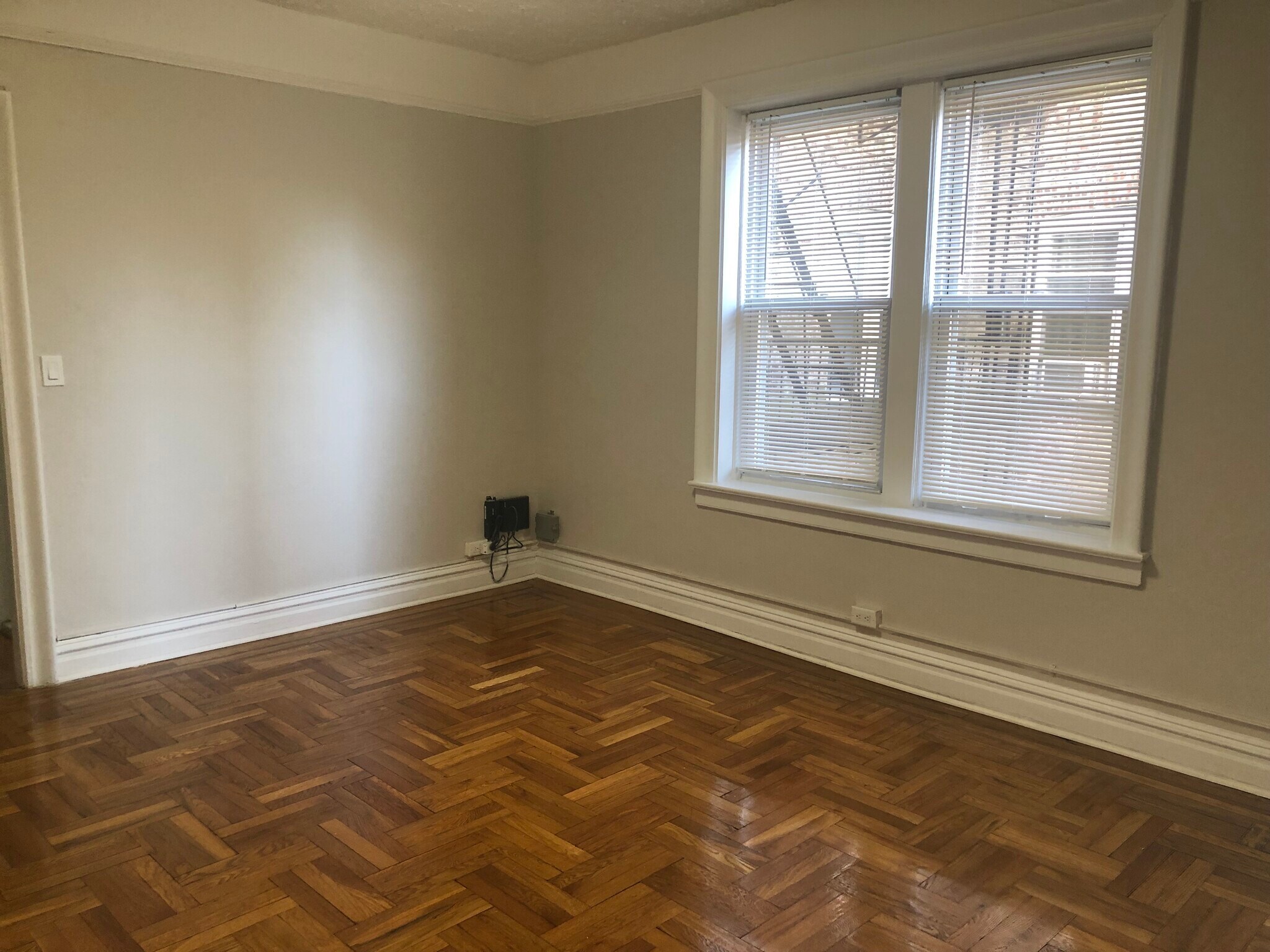 Building Photo - The Manor