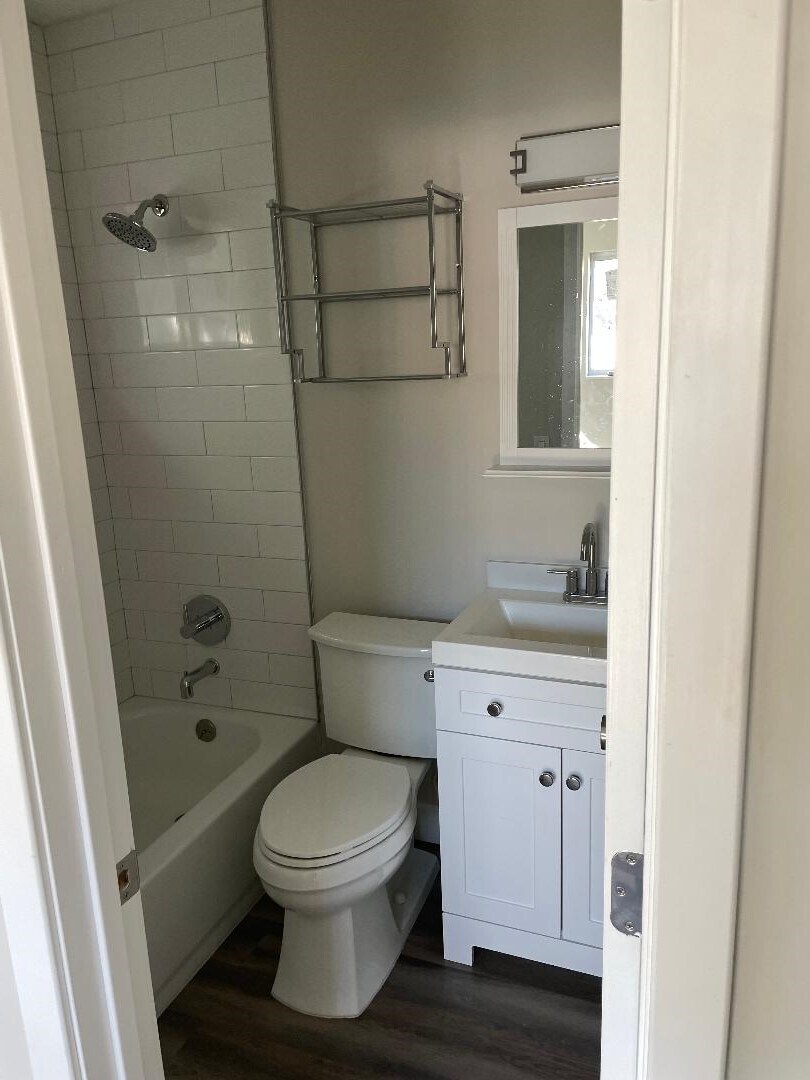 Bath 2 - 3760 NW 13th Pl