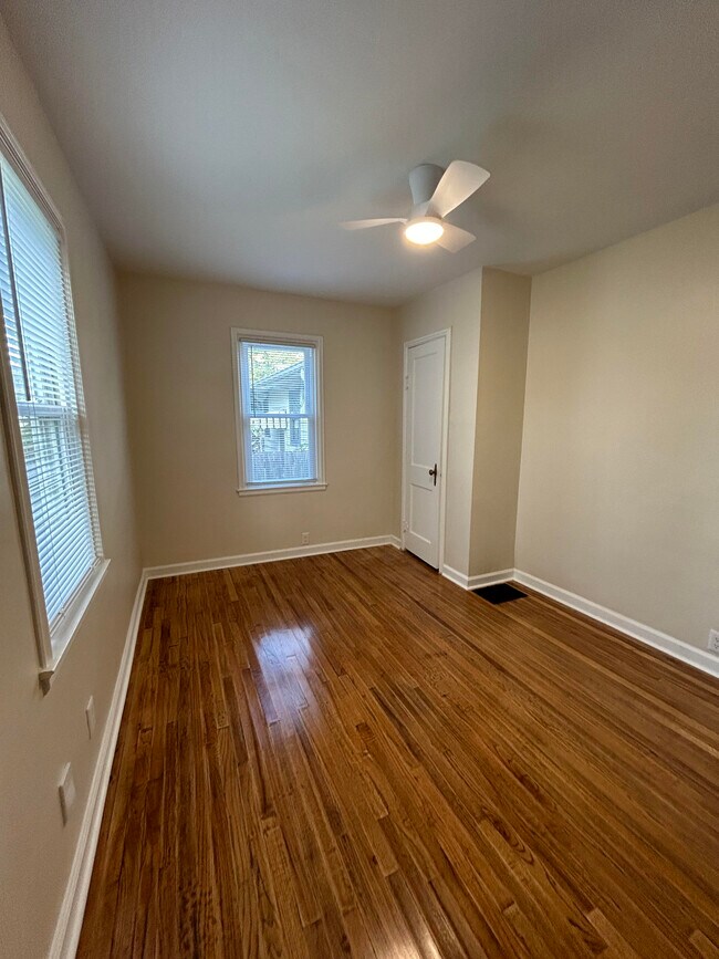 Building Photo - 4952 W 12th St