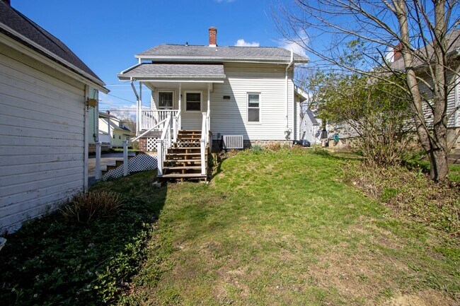 Building Photo - 809 Gasche St