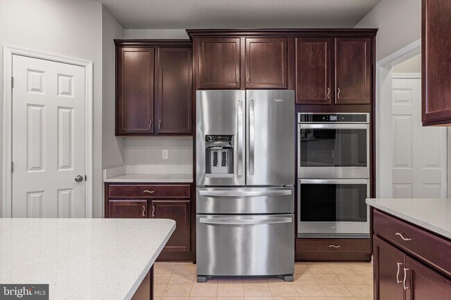 Building Photo - 243 Wavyleaf Dr