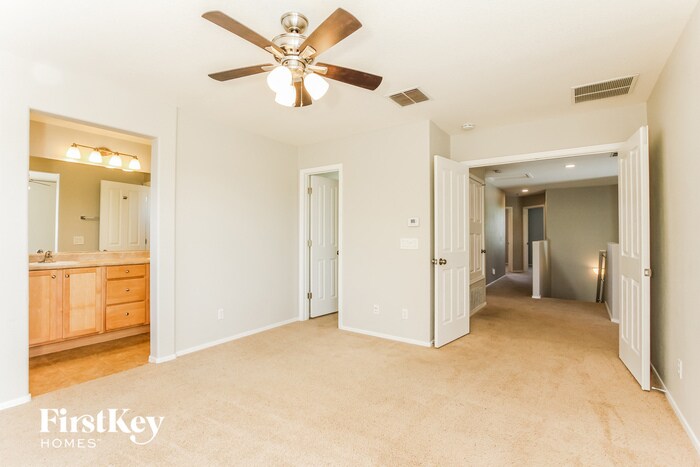 Building Photo - 11911 W Fontenelle Dr