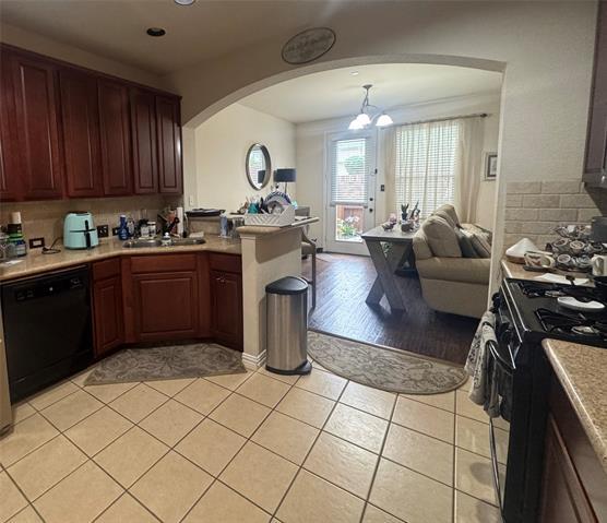 Building Photo - 824 Apple Hill Dr