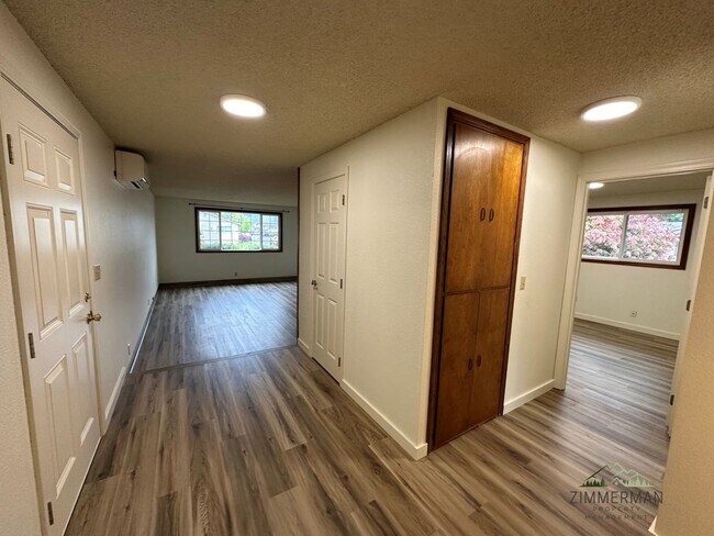 Building Photo - 2126-2128 N 8th St