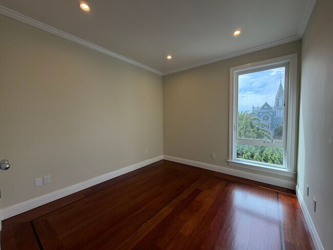 Building Photo - 261C Dolores St