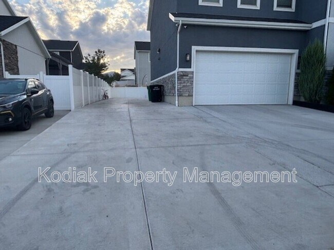 Building Photo - 7544 Wood Farms Dr