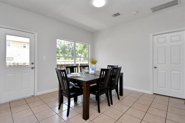 Building Photo - 8106 Rhobell St