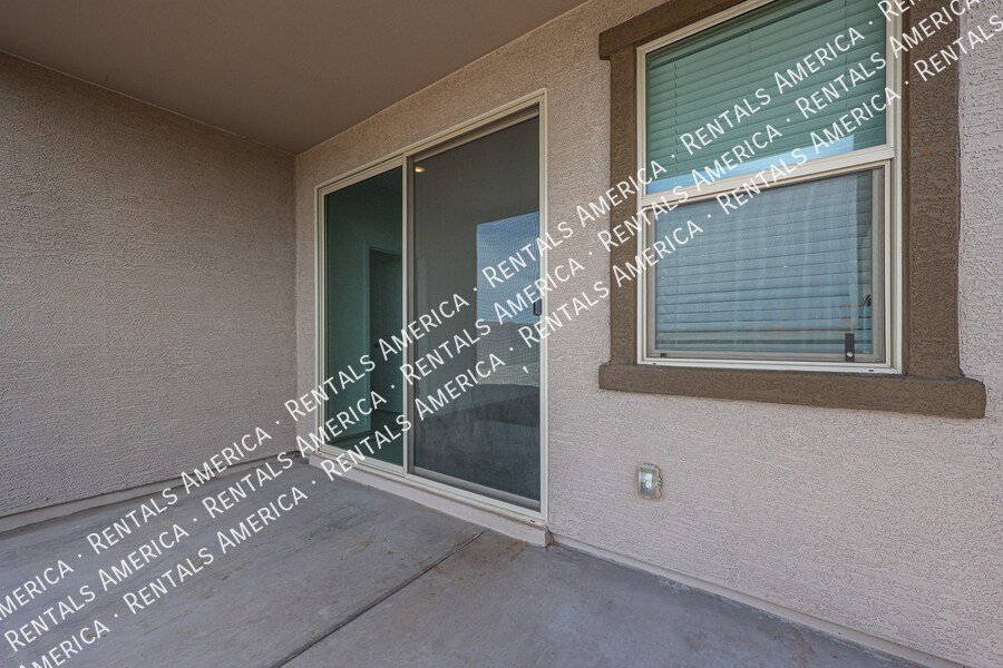 Building Photo - 40322 W Hillman Dr