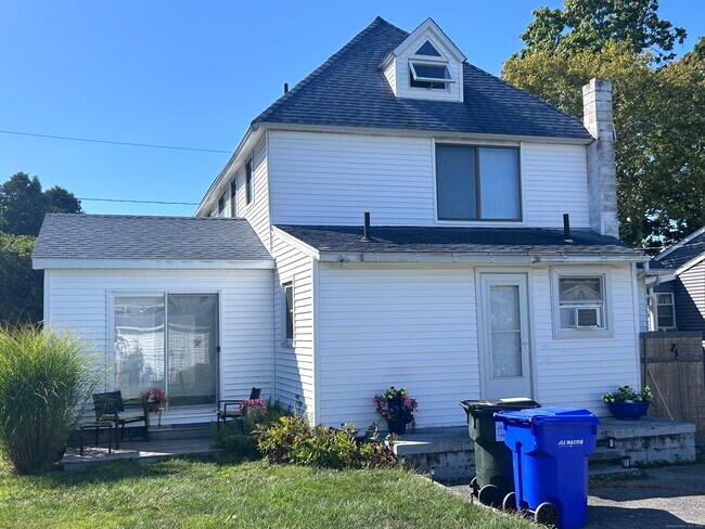 Building Photo - 56 Hartford Ave
