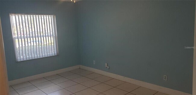 Building Photo - 9927 Turf Ct