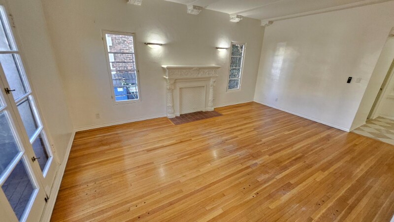 Building Photo - 355 Cochran Ave