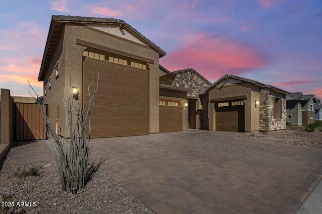 Building Photo - 7694 W Desert Spoon Dr