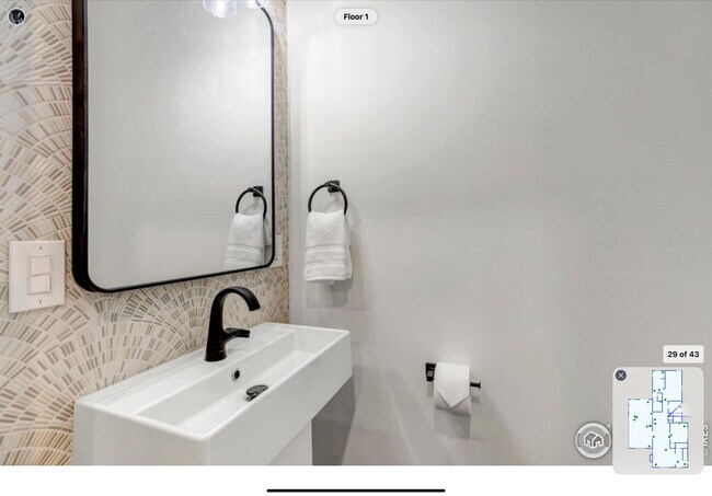 Building Photo - 2357 Grove St