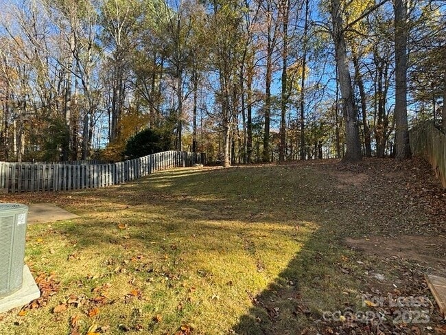 Building Photo - 15210 Tracy Beth Rd