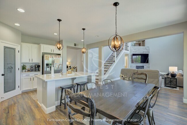 Building Photo - Lincoln Crossing, 4 bedroom 2.5 bath