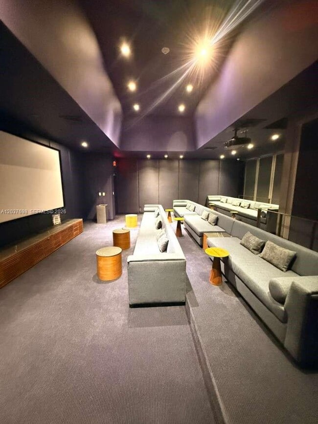 Building Photo - 1300 Brickell Bay Dr