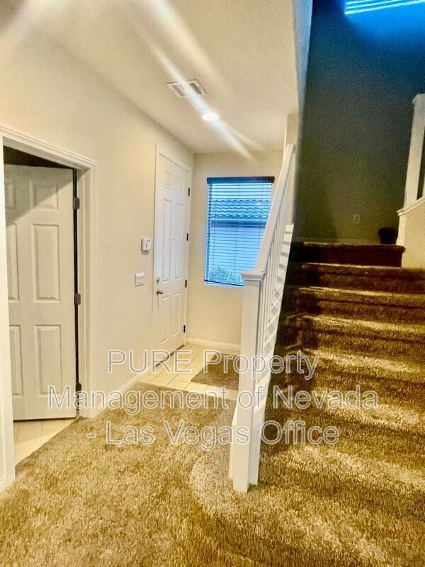 Building Photo - 117 Castle Course Ave