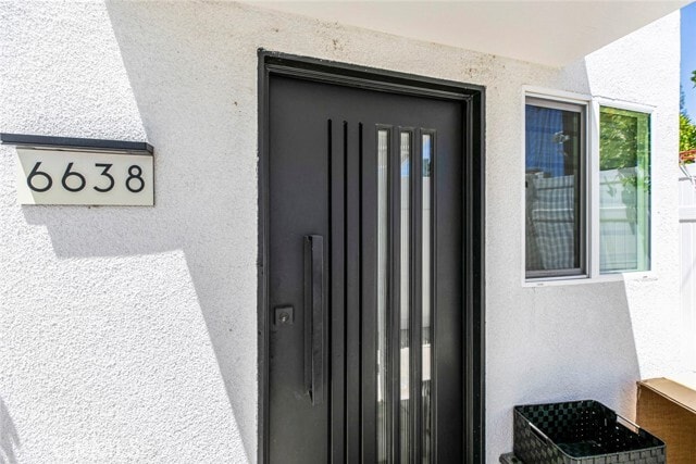 Building Photo - 6638 Lindley Ave