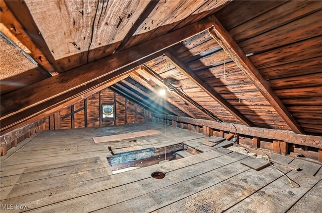 Building Photo - 12192 Leffingwell Rd