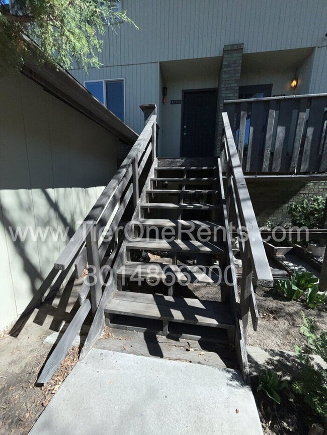 Building Photo - NO DEPOSIT option available for qualified ...