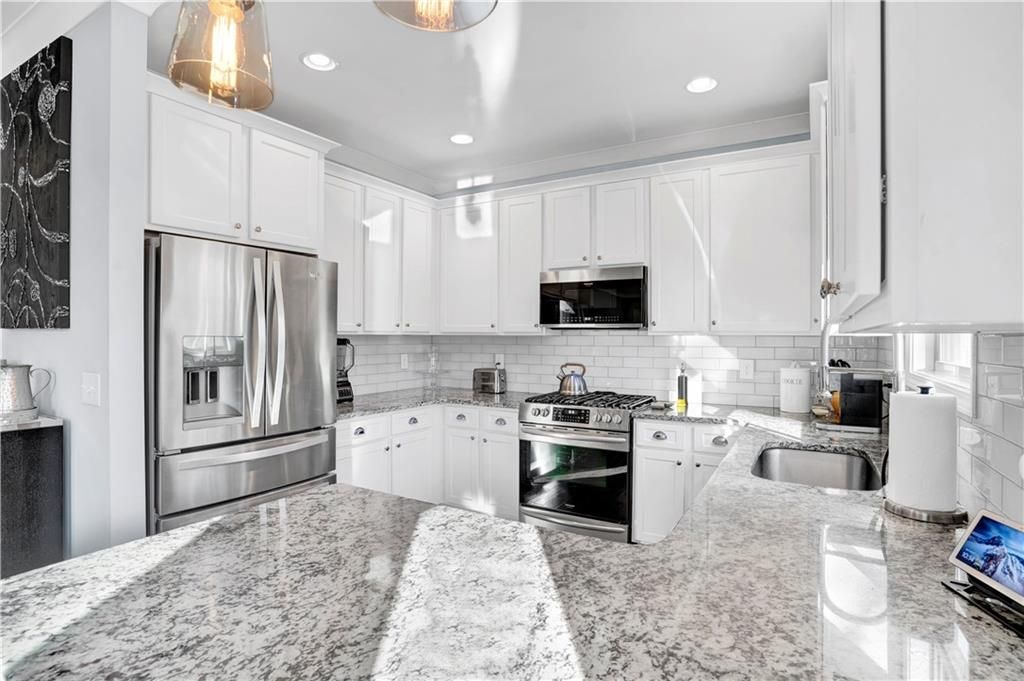 Building Photo - 1395 Marion St SE