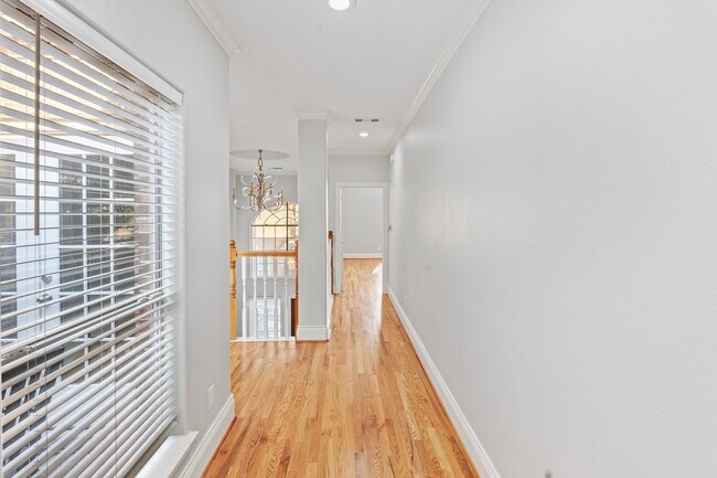 Building Photo - 4742 Post Oak Timber Dr