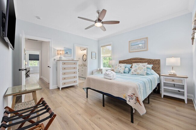 Building Photo - Gorgeous Custom Home Available for Snowbir...