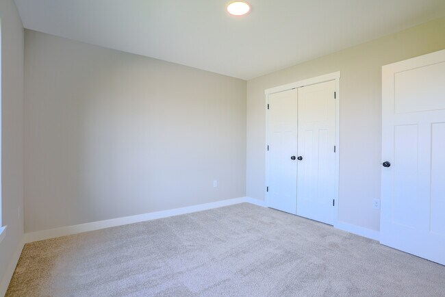 Building Photo - 127 Kinsey St