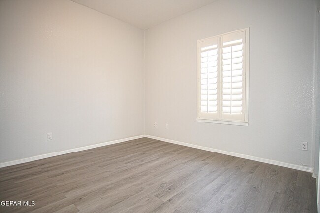 Building Photo - 5902 Redstone Mesa Ct