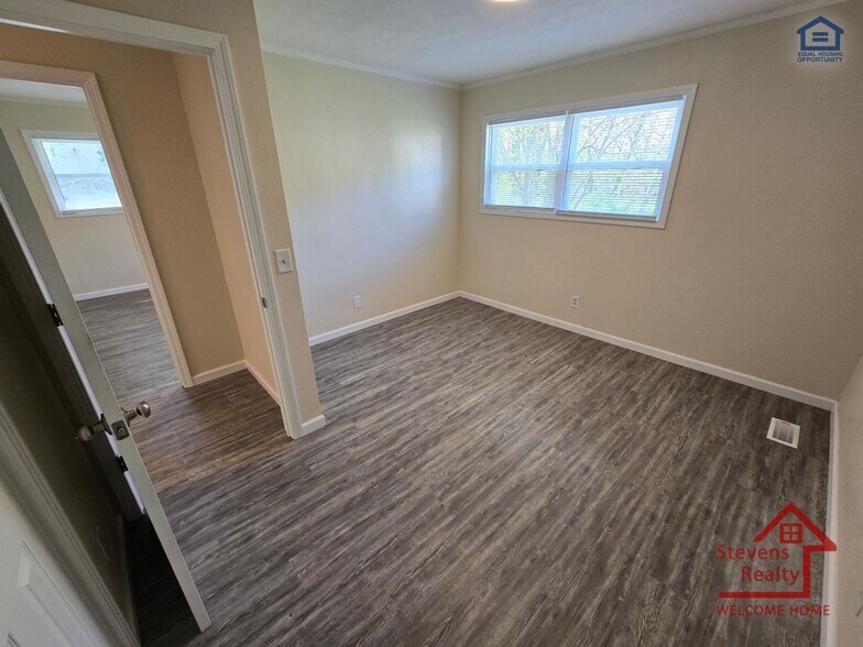 Building Photo - 311 Choate Cemetery Rd