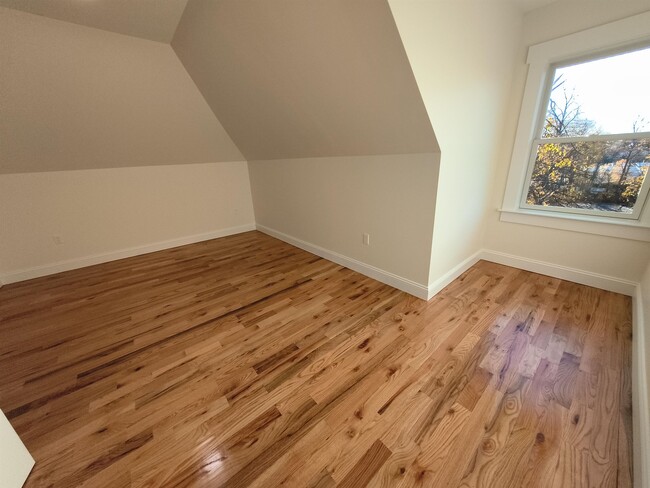 Building Photo - 386 Union Ave