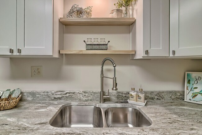 Building Photo - Modern Luxury Condo in Middleborough – Rec...