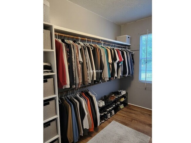 Building Photo - 3749 Lazy River Dr