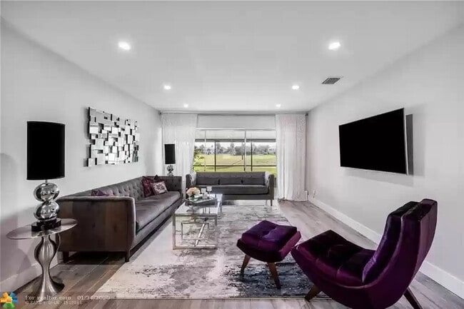 Building Photo - 9922 NW 65th Ct