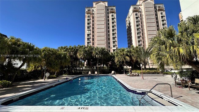 Building Photo - 625 Biltmore Way