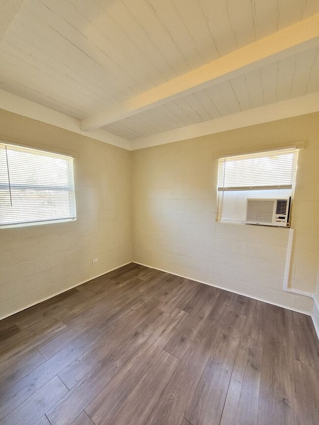 Building Photo - 402 New York Dr