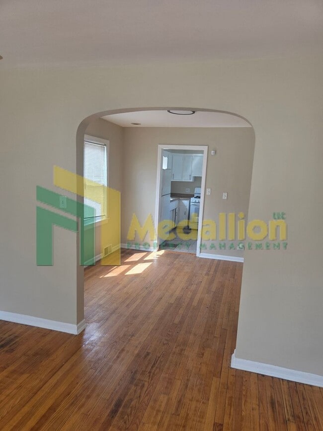 Building Photo - Spacious 4-Bedroom Home with Finished Basement and Yard Space