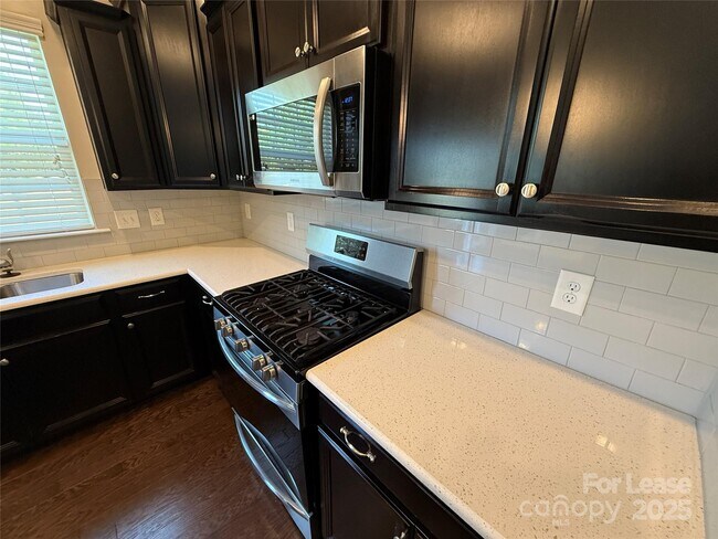 Building Photo - 15124 Evergreen House Dr