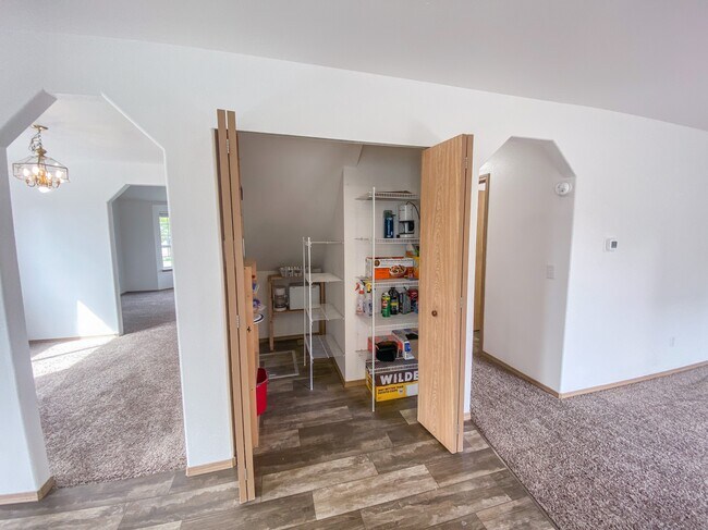 Pantry - 9010 174th Street Ct E