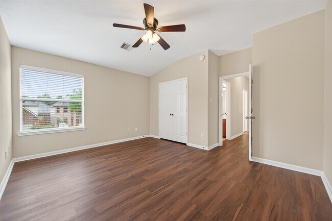 Building Photo - 10427 Lyndon Meadows Dr