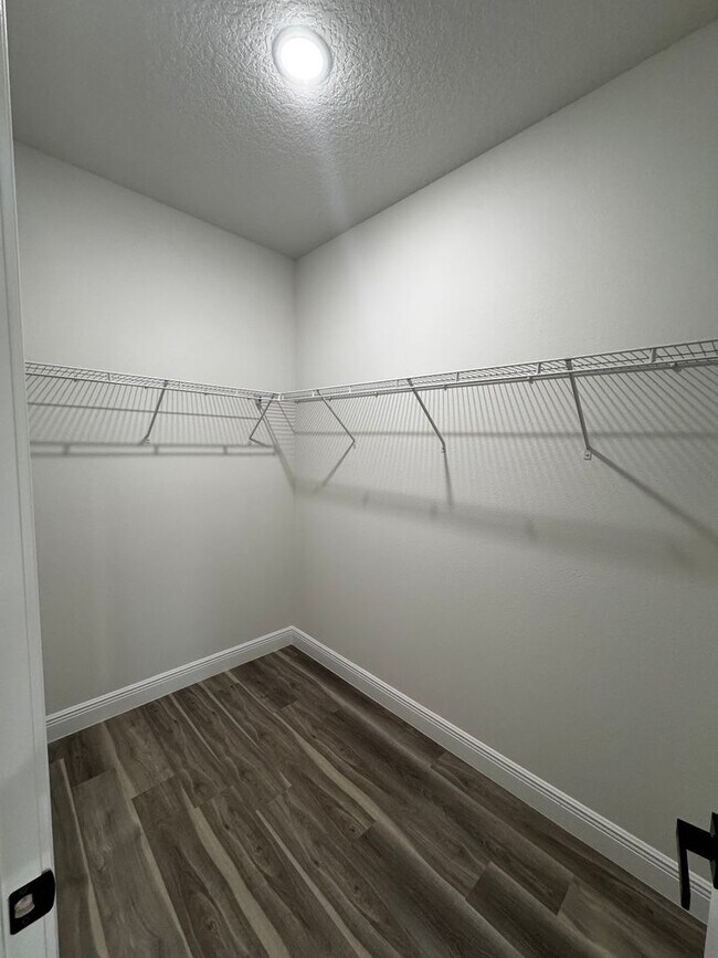 Building Photo - Newly Built 4 Bedroom Home for Rent – Prime Ocala Location