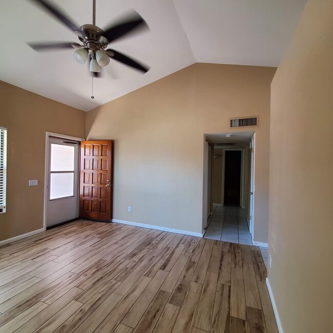 Building Photo - 3 BEDROOM CORNER LOT HOME IN CHANDLER W HU...