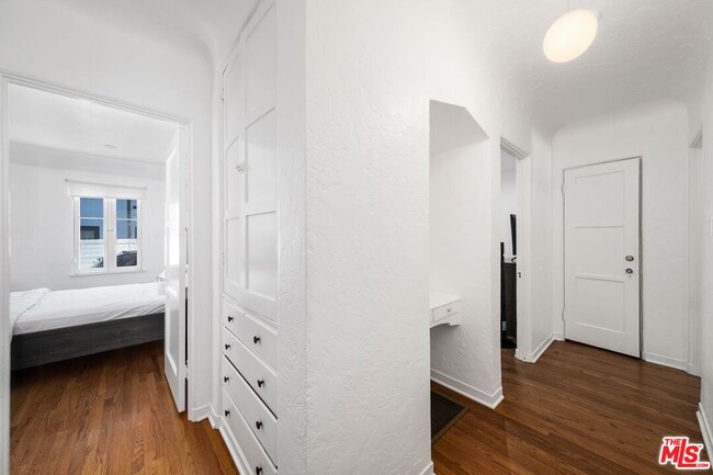 Building Photo - 601 Hayworth Ave