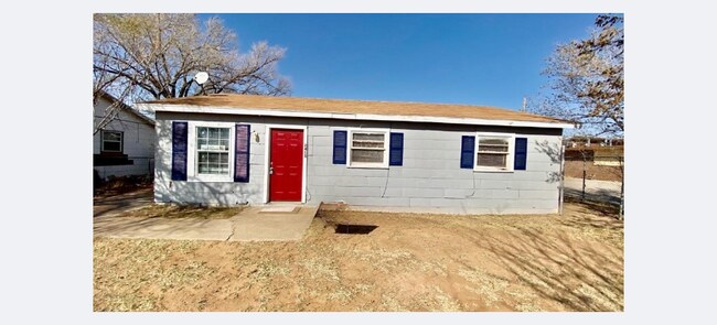 Primary Photo - 2415 E 10th St