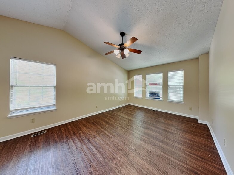 Building Photo - 6043 Polonius Ct