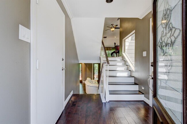 Building Photo - 4734 Post Oak Timber Dr