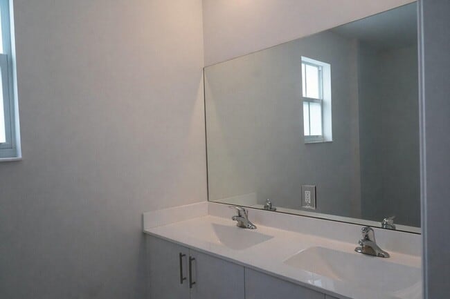 Building Photo - 11833 NW 47th Manor